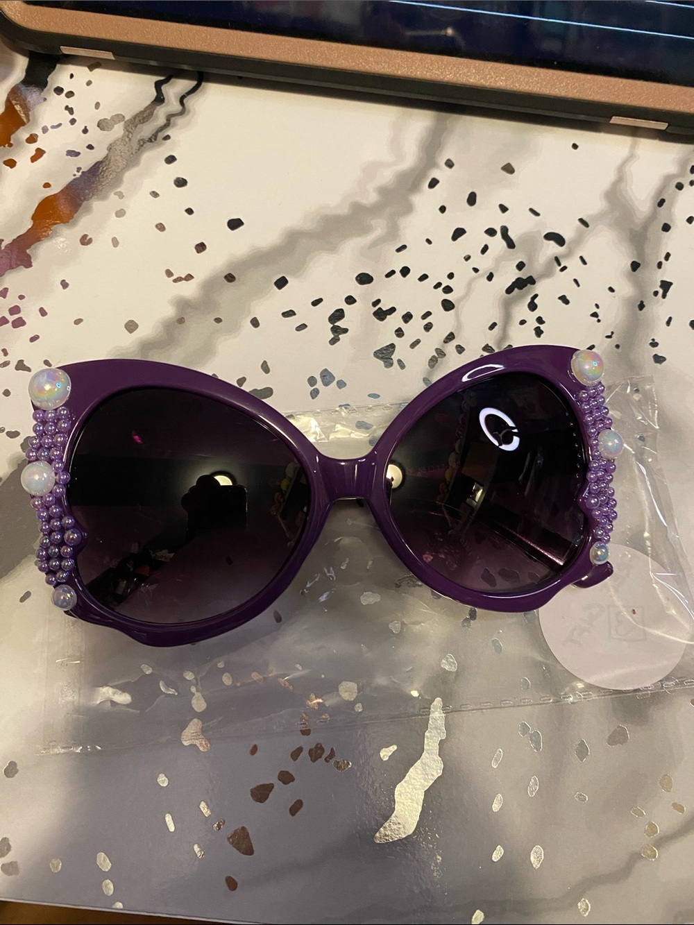 NWOT Purple Pearl-Embellished Women's Sunglasses🖤🖤🖤